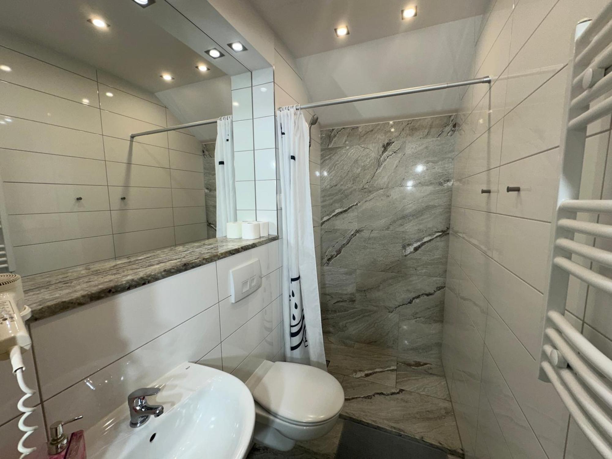 Helios Bed & Breakfast Ustka Ngoại thất bức ảnh