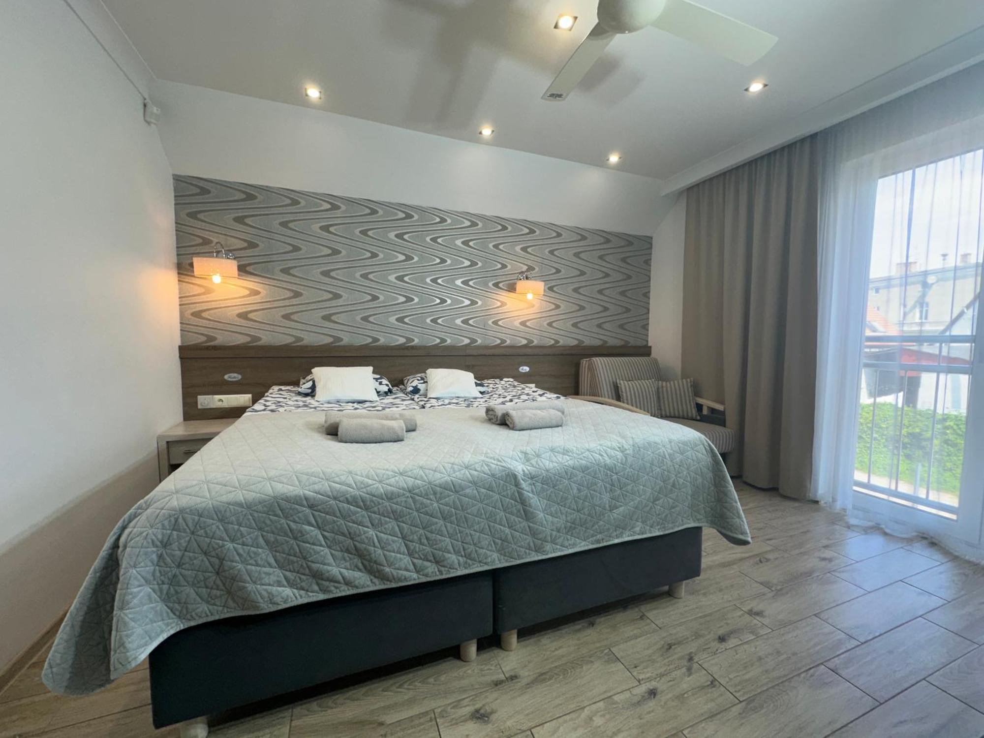 Helios Bed & Breakfast Ustka Ngoại thất bức ảnh